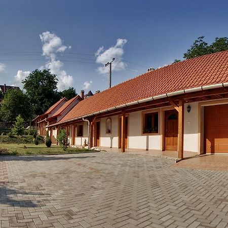 Hotel Nyitott Kapu Vendeghaz Felsőtárkány Exteriér fotografie